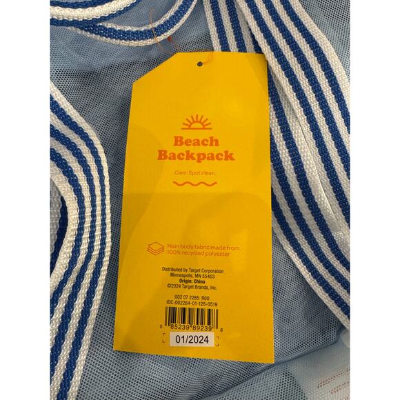 SUN SQUAD NWT Blue Mesh Beach Backpack Pockets Towel Strap 16 x 6 x 16 - Picture 3 of 5